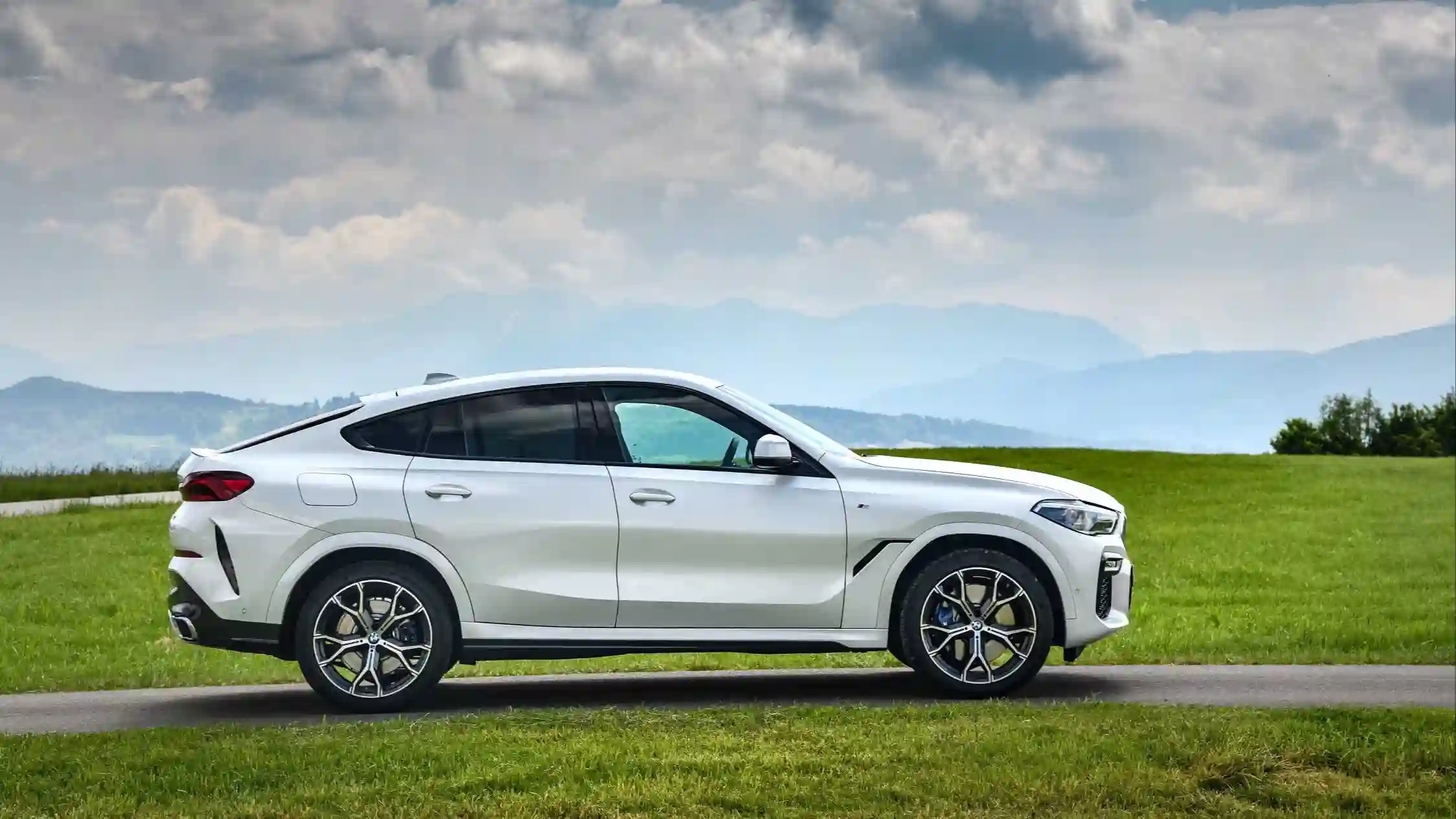 Премиум-сегмент растет, BMW Group Россия наращивает свою долю